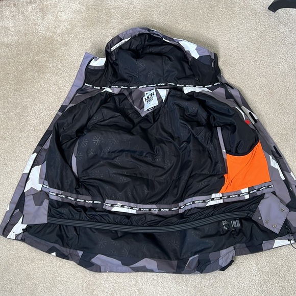 MONTEC SKI JACKET FAUK Medium - Picture 13 of 16